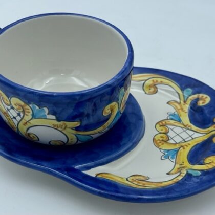 Tazza latte con piatto porta biscotti Decoro barocchetto fondo blu