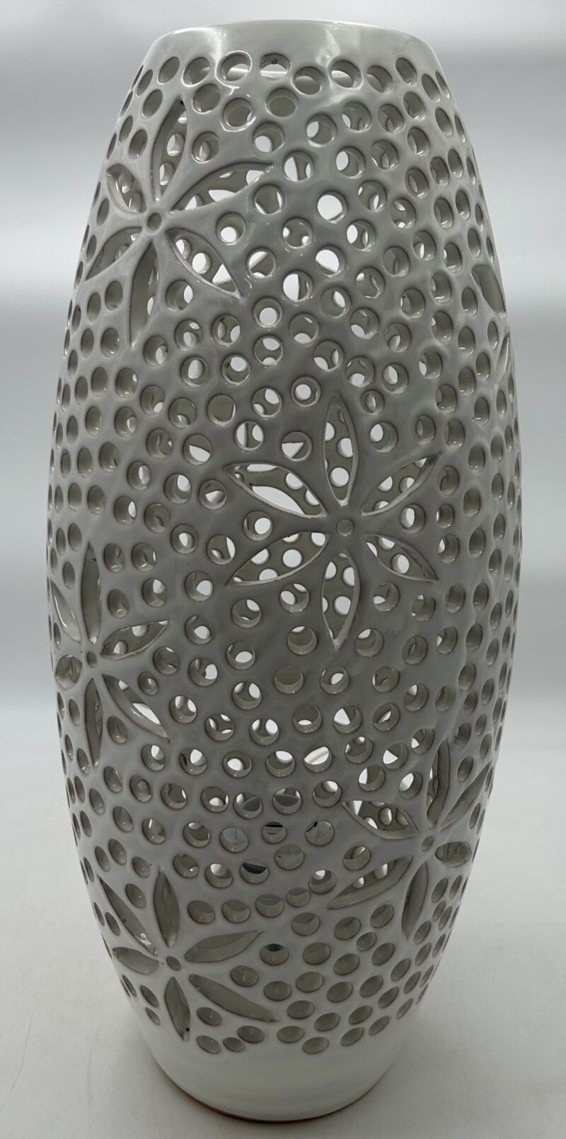 Lampada sagomata traforata h.50 cm. Bianco Vietri Cerchi e Fiori