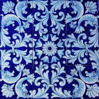 Pannello Artistico Barocco con delfini fondo Blu 60x60.